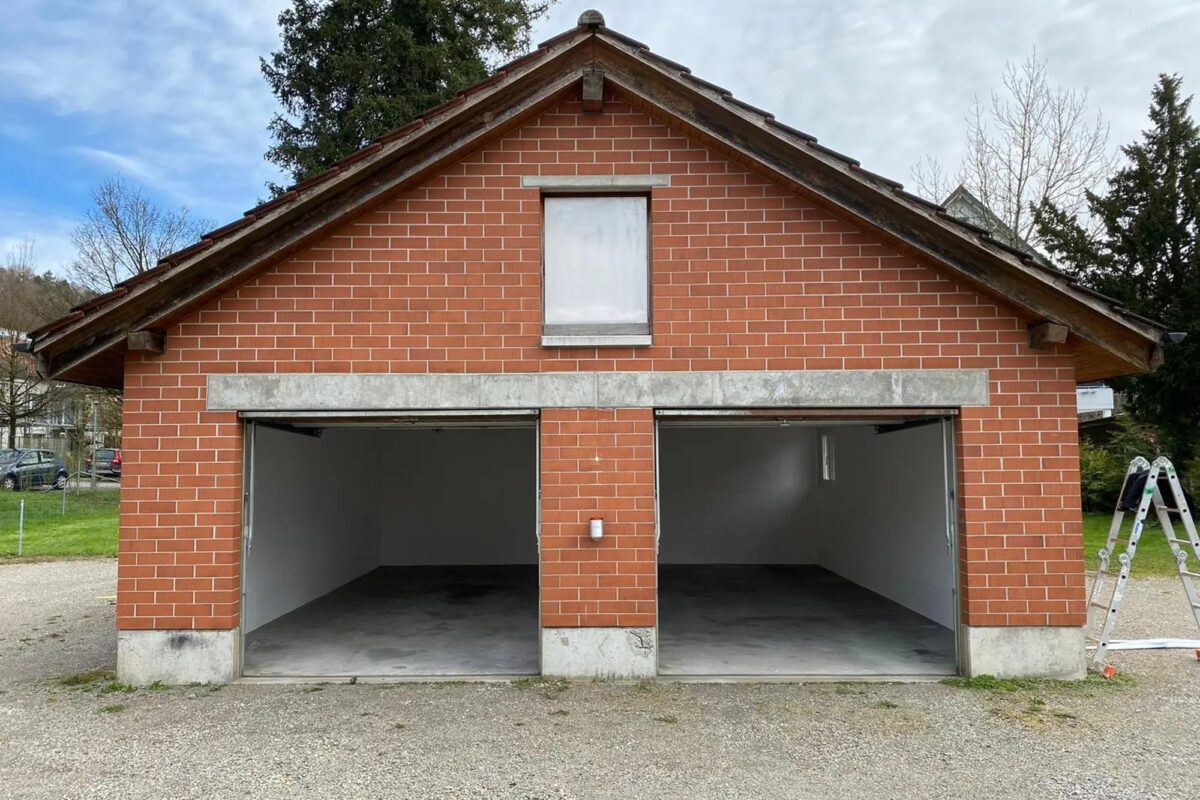 Doppelgarage mit Abstell- und Dachraum