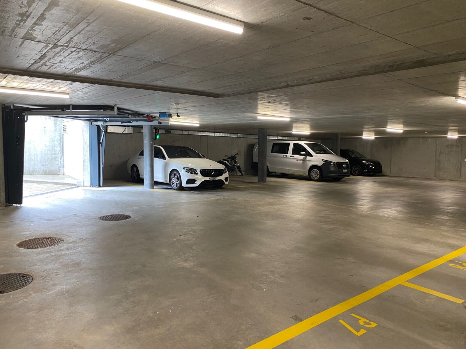 Tiefgaragenparkplatz Rechts